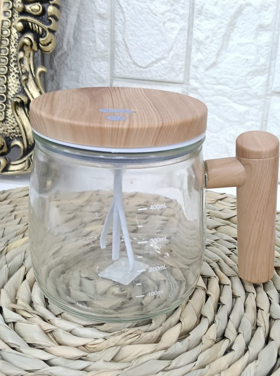 مج بيركس مع مضرب