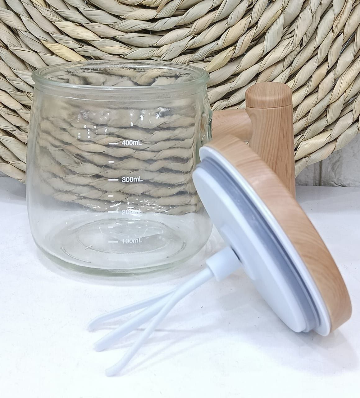 مج بيركس مع مضرب